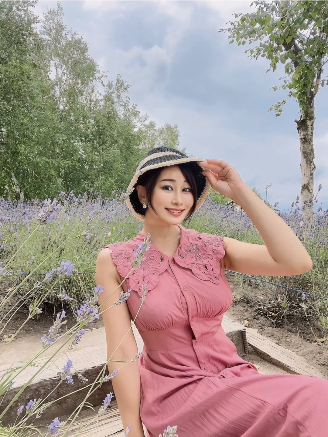 明里ともか(Akari Tomoka)