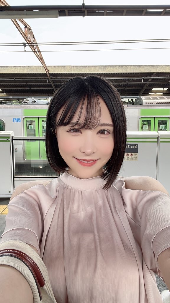 吉冈日和(吉岡ひより,Yoshioka Hiyori)