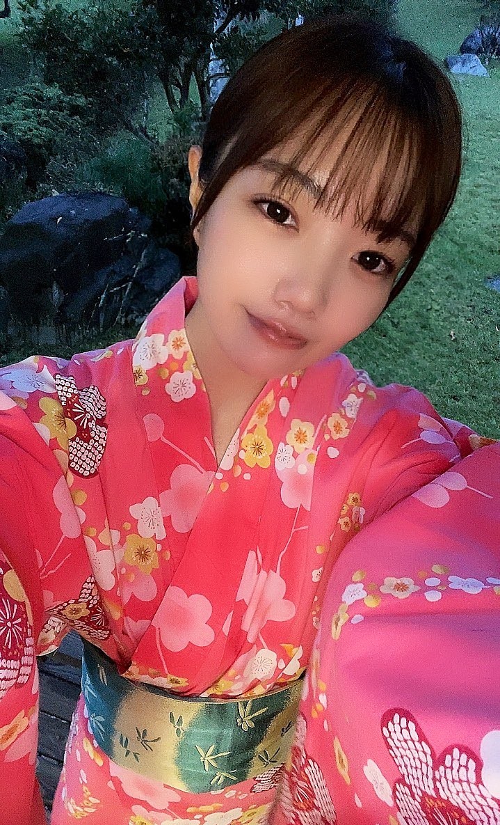 朝海凪咲(Nagisa Asami)