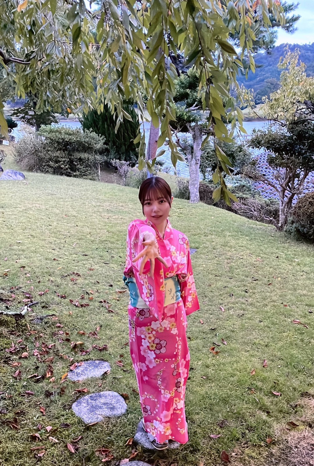 朝海凪咲(Nagisa Asami)