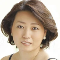 栗尾由里江